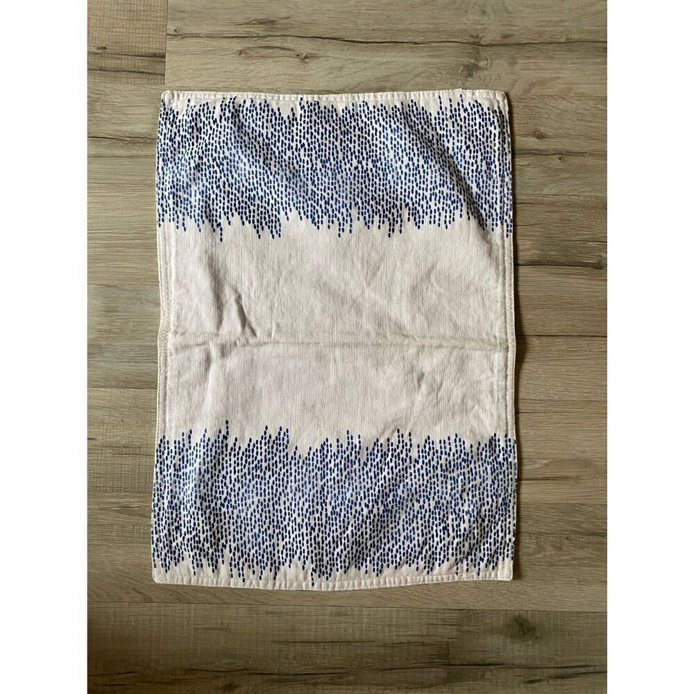 Simple Botanical Reverse Abstract Design 4 Table Placemats - Picture 2 of 8
